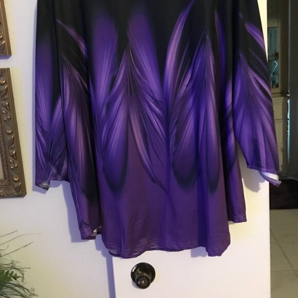 Temu tunic, size 3X, lovely purple feathery pattern. Light and beautiful. - Picture 11 of 14